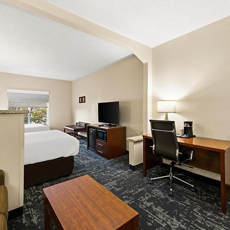 Comfort Suites Kansas City-Ліберті Екстер'єр фото